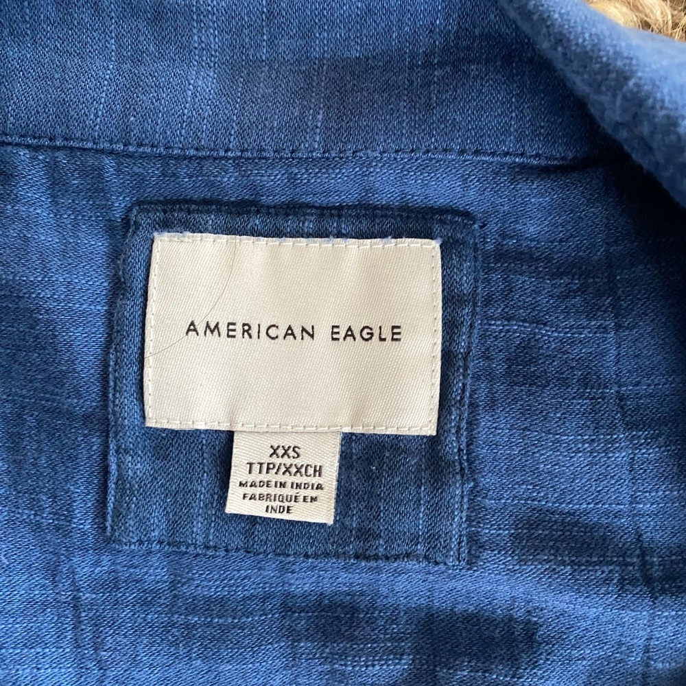 AE Linen Button Down - Picture 2 of 2